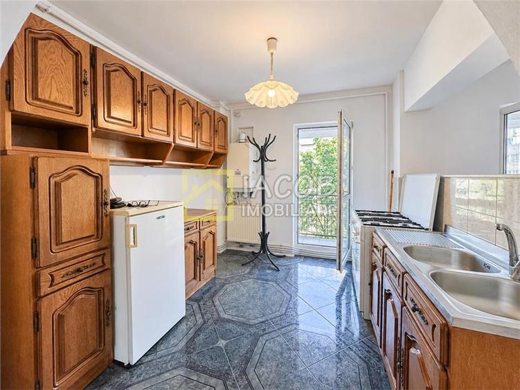 Apartament cu 3 camere decomandat în Bistrița Lac