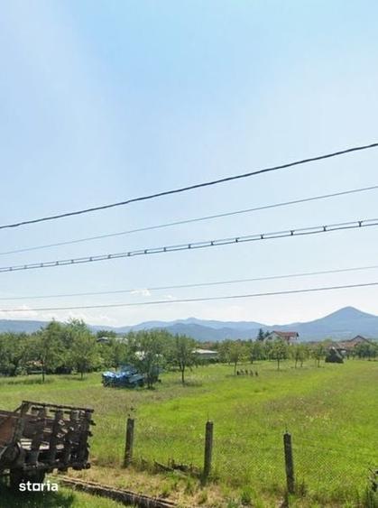 Teren de 2200 mp, în Vama