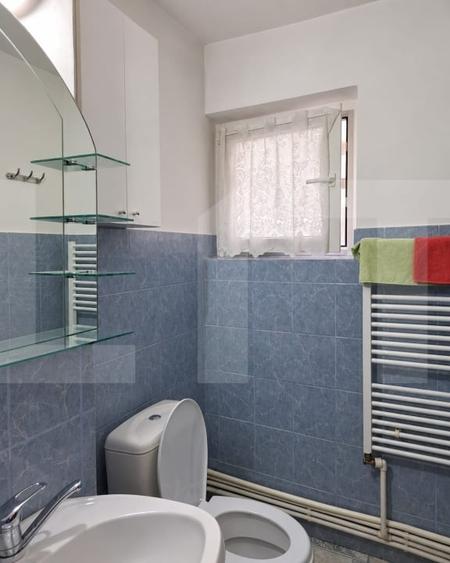 Apartament cu 2 camere semidecomandat, mobilat în Central