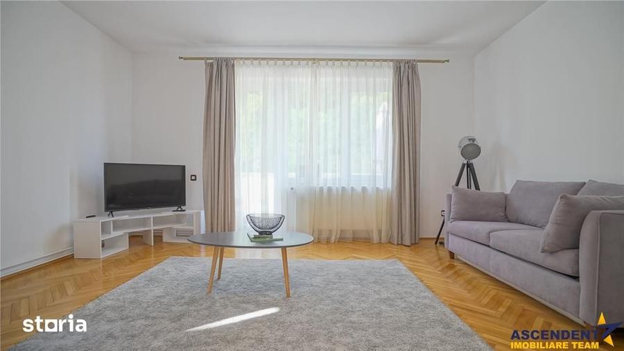 Casă cu 9 camere cu Teren 506 Mp în Centrul Istoric