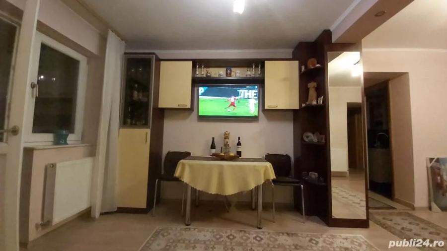 Apartament cu 4 camere decomandat în Central