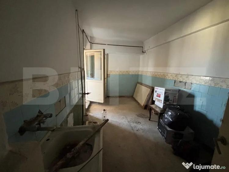 Apartament cu 4 camere decomandat în Centură