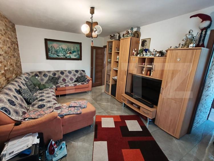 Apartament 2 camere, decomandat, 57 mp, etaj 2/4, zona Rovine - 1