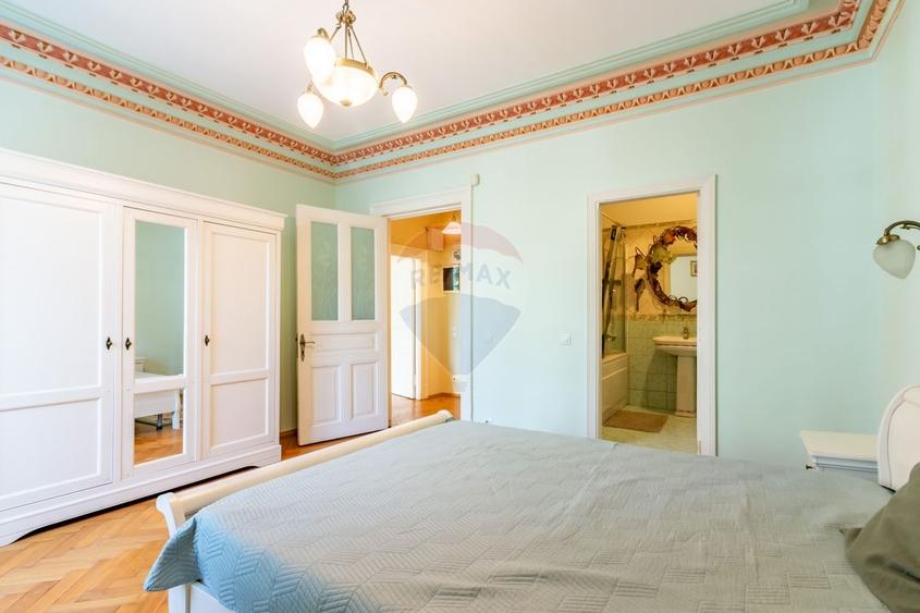 Apartament cu 4 camere decomandat, mobilat în P-ța Amzei