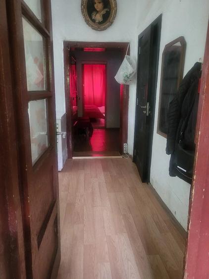 Casă cu 4 camere cu Teren 4000 Mp în Central