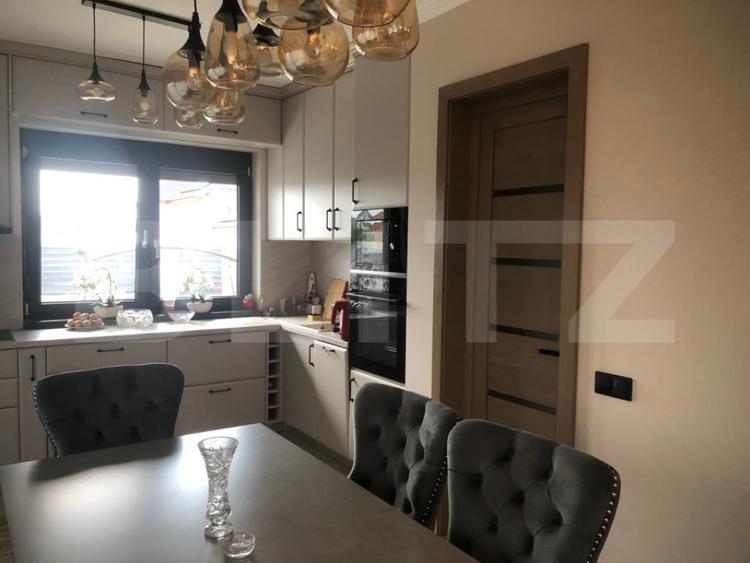Casă cu 4 camere cu Teren 715 Mp în Păulești