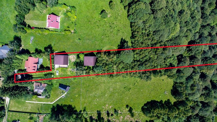 Casă individuală cu 4 camere cu Canalizare în Moieciu de Jos