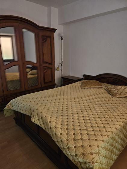 Apartament cu 4 camere decomandat în Zimandcuz