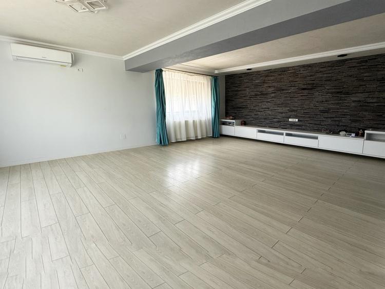 Duplex cu 7 camere cu Canalizare în Cumpăna
