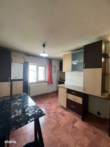 Apartament cu 4 camere în Central
