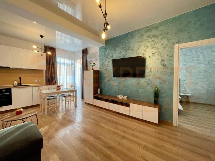 Apartament cu 3 camere semidecomandat, mobilat în Mamaia-Sat