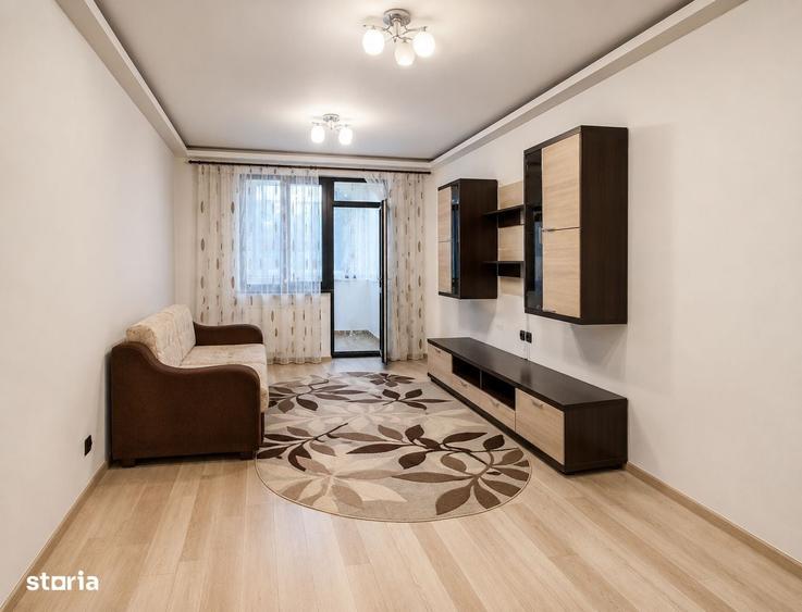 Apartament cu 3 camere decomandat în Tractorul