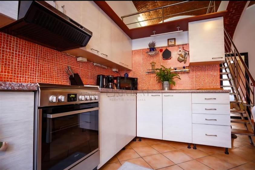 Apartament cu 2 camere semidecomandat, mobilat în Central