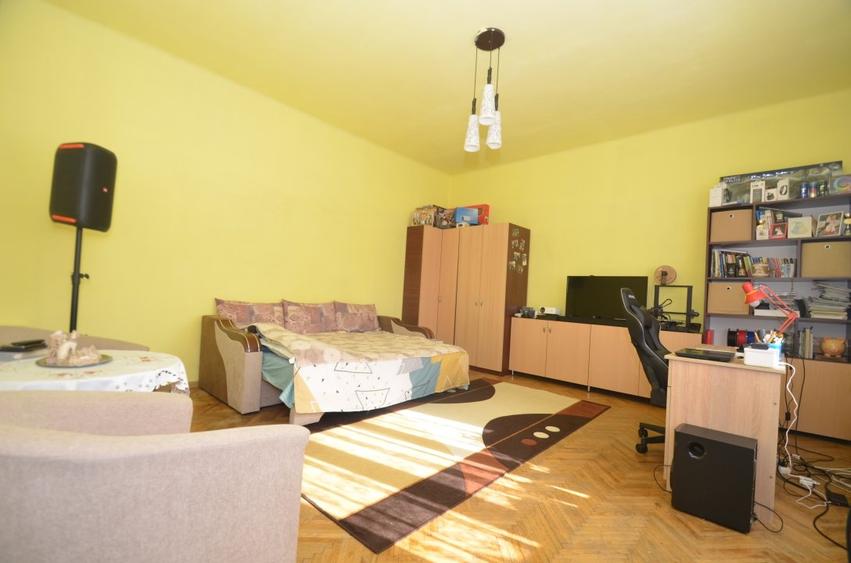 Apartament cu 2 camere semidecomandat în P-ța Maria
