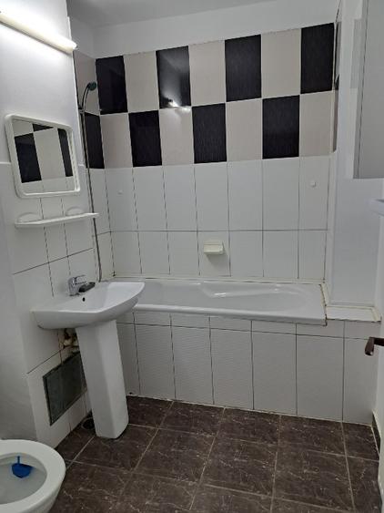 Garsonieră decomandată în Gării