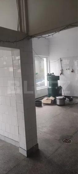 Spațiu industrial, de 326 mp, în Sud