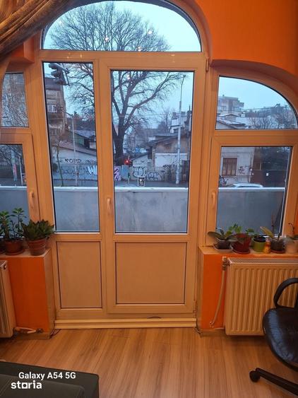 Apartament cu 2 camere semidecomandat în Victoriei