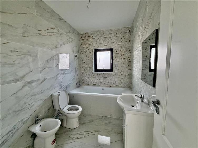Casă individuală cu 4 camere cu Teren 400 Mp în Miroslava