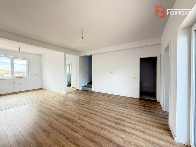 Duplex cu 4 camere cu Teren 247 Mp în Săcălaz
