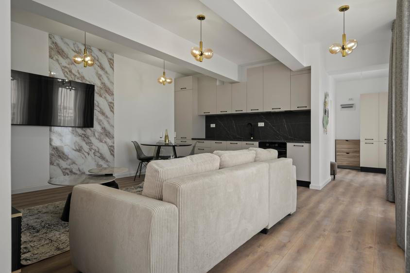 Penthouse cu 3 camere decomandat în Prelungirea Ghencea