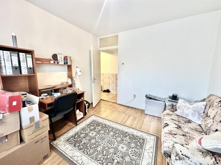 Apartament cu 3 camere semidecomandat, mobilat în Girocului