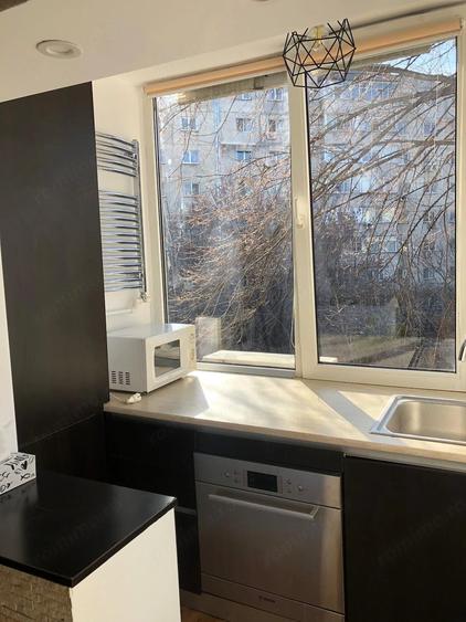 Apartament cu 3 camere decomandat, mobilat în Tineretului