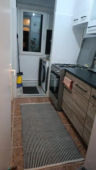 Apartament semidecomandat în Giurgiului