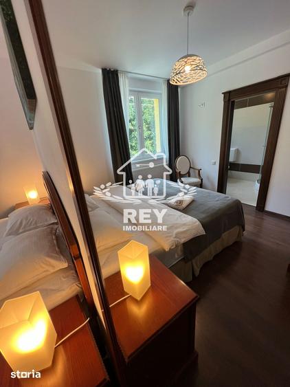 Casă cu 10 camere cu Teren 250 Mp în Central