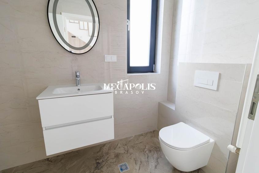 Duplex cu 3 camere cu Canalizare în Sânpetru