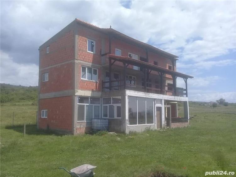 Casă cu 2 camere în Moldova Nouă