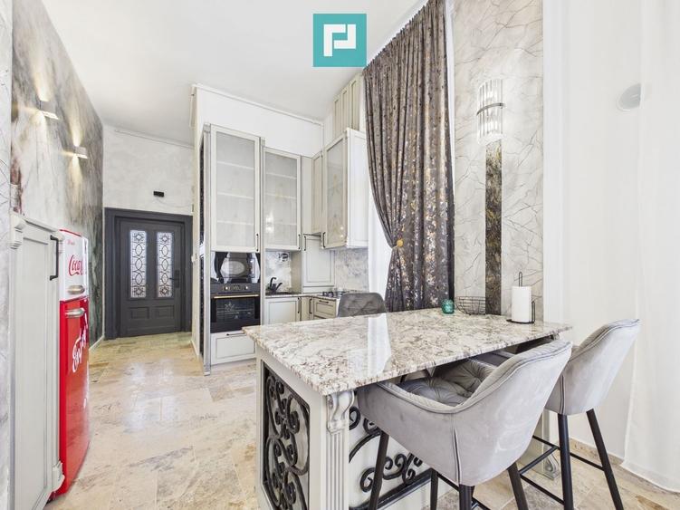 Apartament cu 2 camere semidecomandat, mobilat în Ultracentral