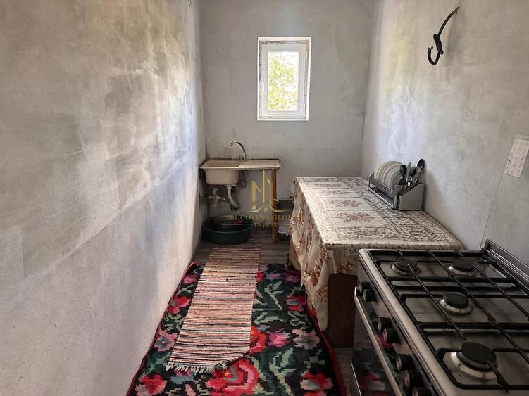 Casă cu Teren 1700 Mp în Călinești (Dărmănești)