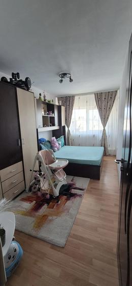 Apartament cu 2 camere decomandat în Casa de Cultură