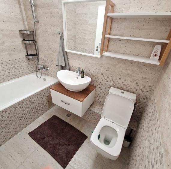 Apartament cu 2 camere decomandat în Polonă