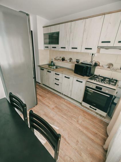 Apartament cu 3 camere decomandat în Trivale