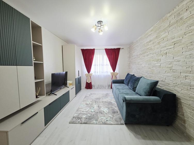Apartament cu 2 camere decomandat în Micro 17