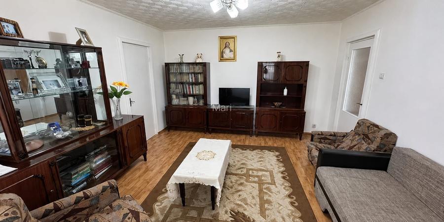 Vand apartament 2 camere! semidecomandat etaj 4.