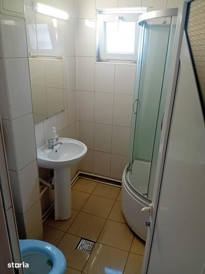 Particular inchiriez apartament 3 camere decomandat 74 mp - 4