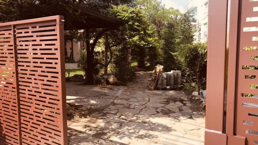Casă individuală cu 4 camere cu Canalizare în Pipera