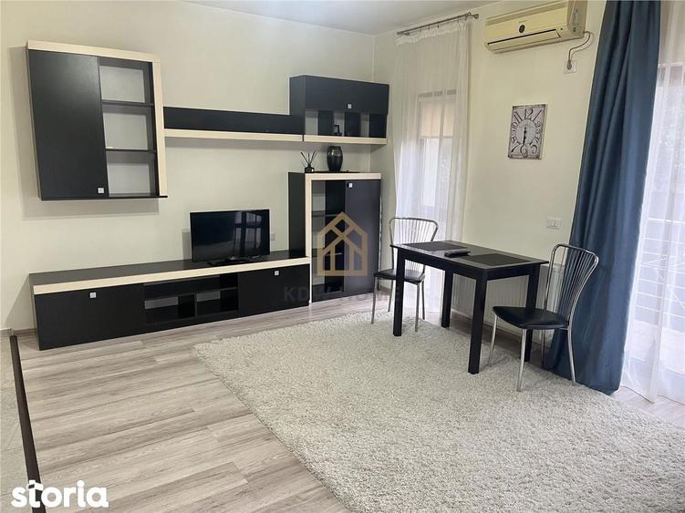 Apartament cu 2 camere decomandat, mobilat în Tei