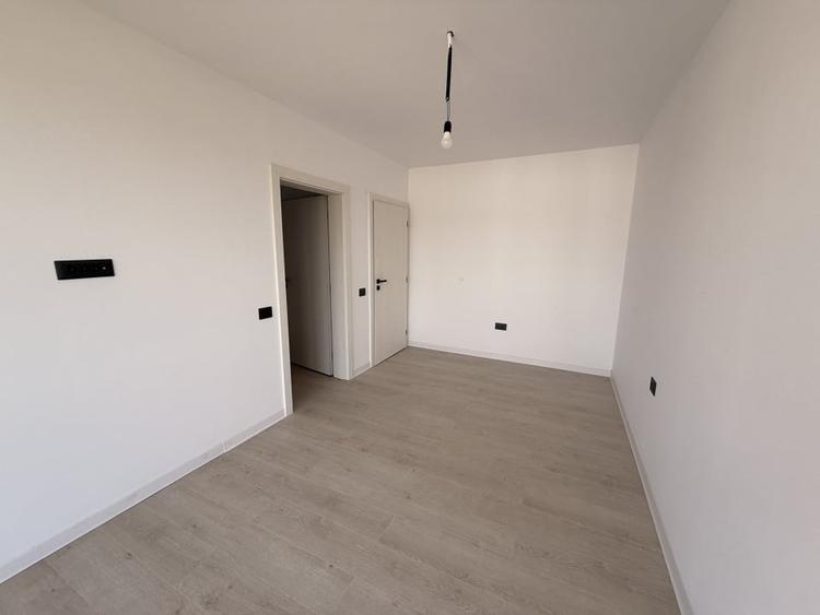 Duplex cu 4 camere cu Canalizare în Cetate