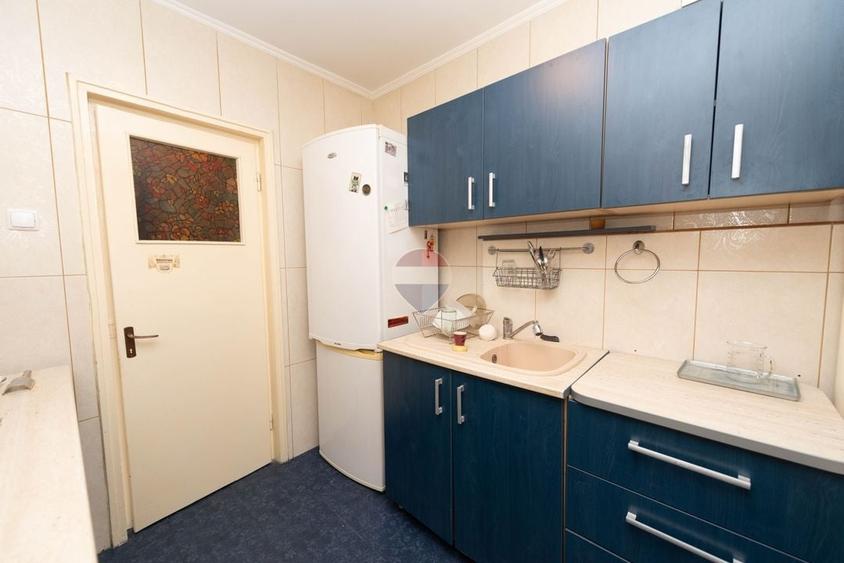Apartament cu 3 camere semidecomandat, mobilat în Iancului