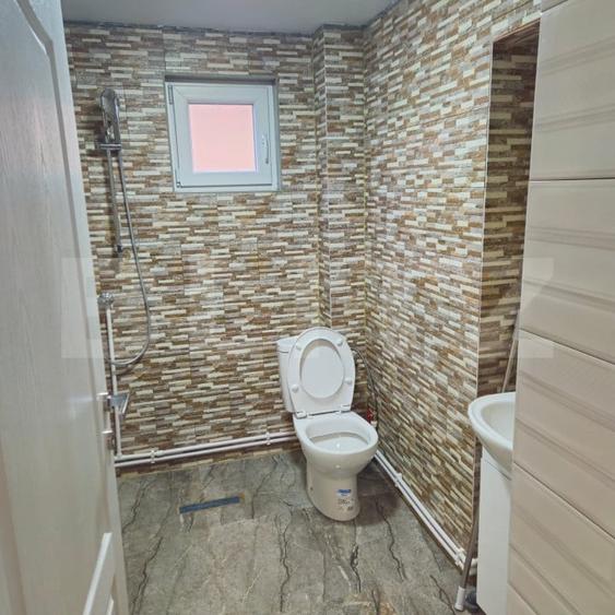 Casă individuală cu 7 camere cu Canalizare în Exterior Vest