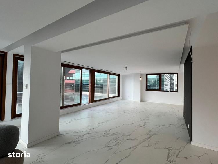 Apartament cu 4 camere în Central