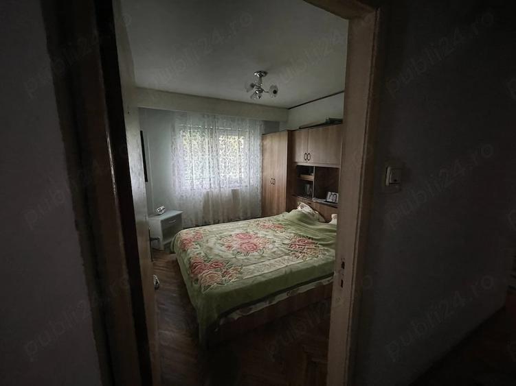 Apartament cu 3 camere decomandat în Steaua