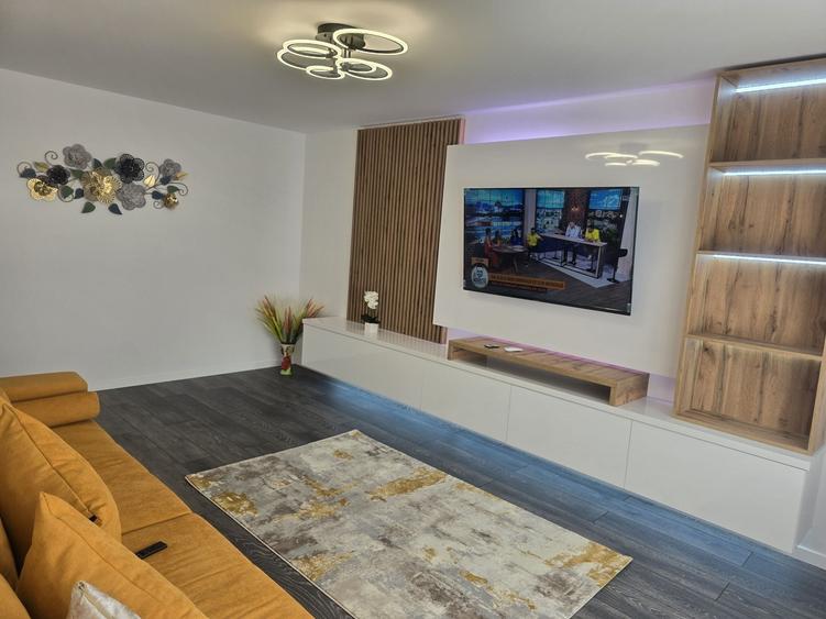 Apartament cu 2 camere decomandat în Central