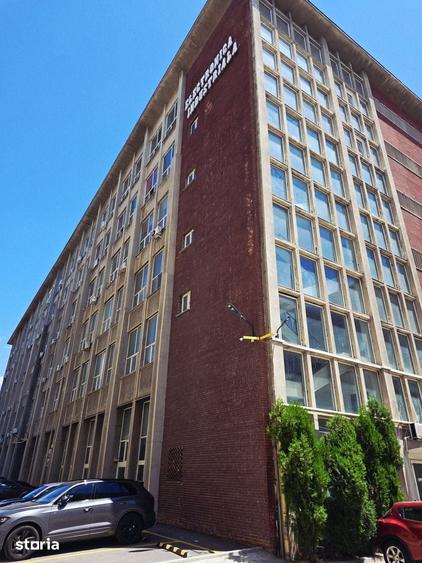 Spațiu comercial, de 1,000 mp, în Baicului