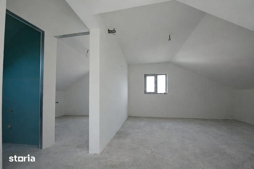 Casă cu 5 camere cu Teren 285 Mp în Valu lui Traian