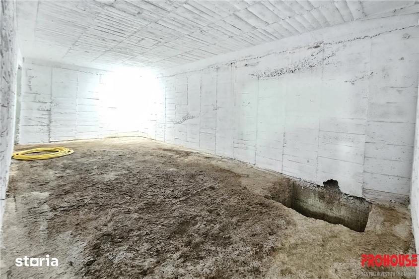 Spațiu comercial, de 300 mp, în Republicii