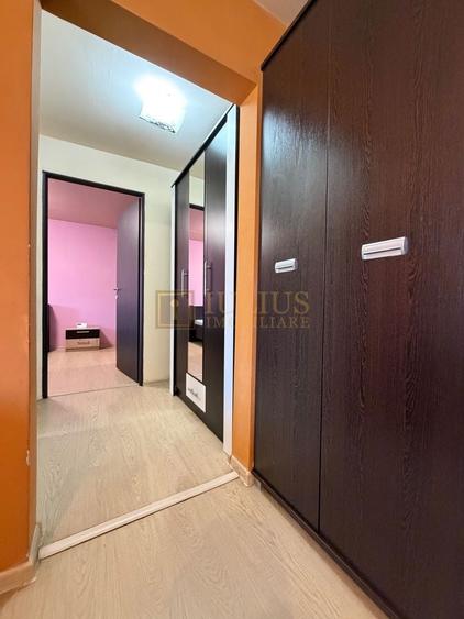 Apartament cu 3 camere semidecomandat, mobilat în Girocului